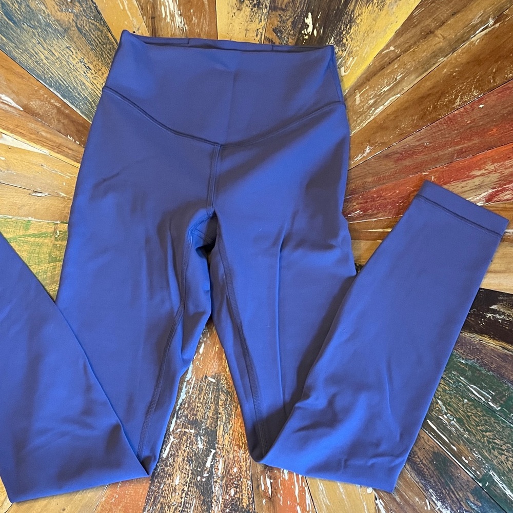 Lululemon purple Wunder Smooth High-Waisted Leggings.  Size 2-23”